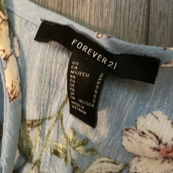 floral romper from forever 21! - Picture 3 of 3